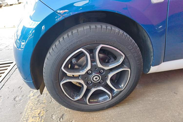 Used  fortwo 2019 0.9T 66kW Hardtop Wind Power Edition China VI
