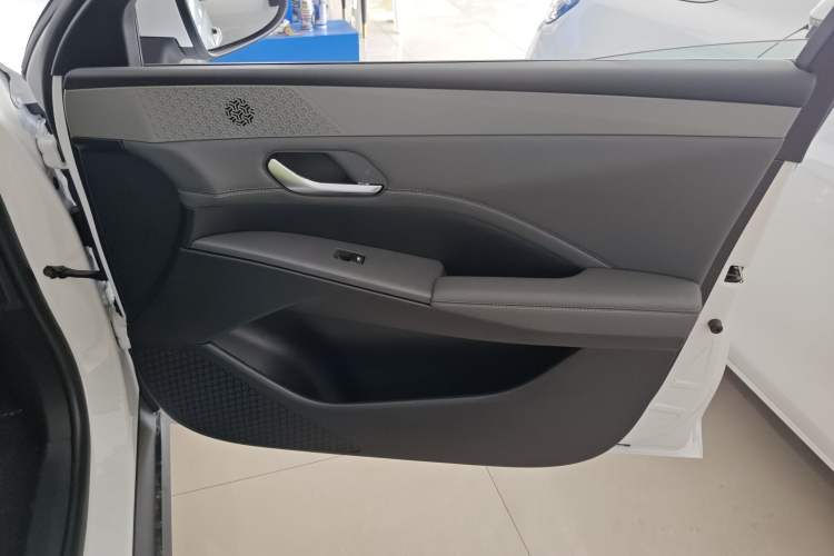 Used BYD Qin PLUS 2025 DM-i Smart Drive 55KM Leading Model
