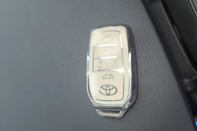 Used Toyota Sienna 2021 2.5L Hybrid Premium Edition

