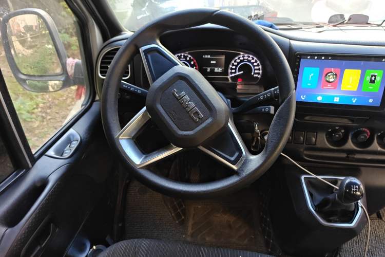 Used JMC Transit 2021 2.8T Space King Standard Version Long Wheelbase Mid-Height Roof Rear Single Tire – Step 6-Seater Diesel China VI Emission Standard JX493