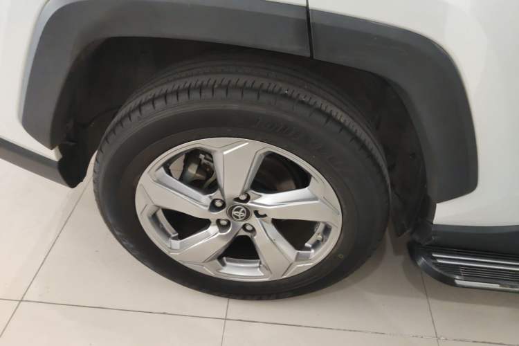 Used Toyota RAV4 2021 2.0L CVT Two-Wheel Drive Fashion PLUS Edition
