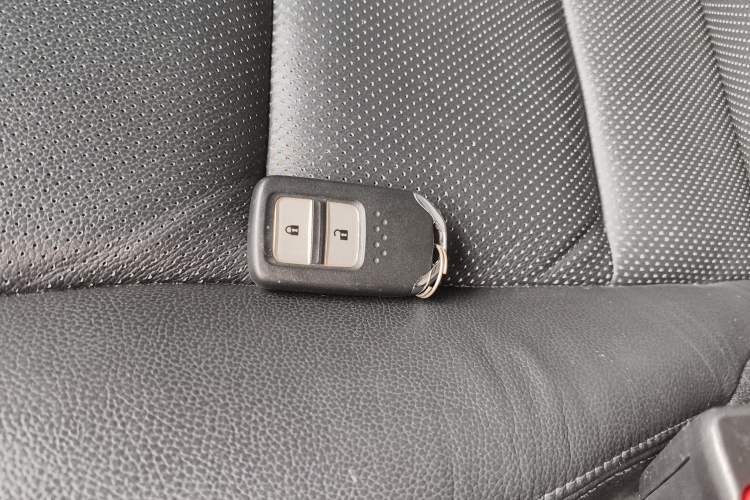 Used Honda CR-V 2015 2.4L two-wheel drive luxury version
