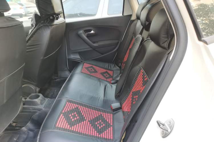 Used Volkswagen Polo 2016 1.6L Automatic Comfort Model
