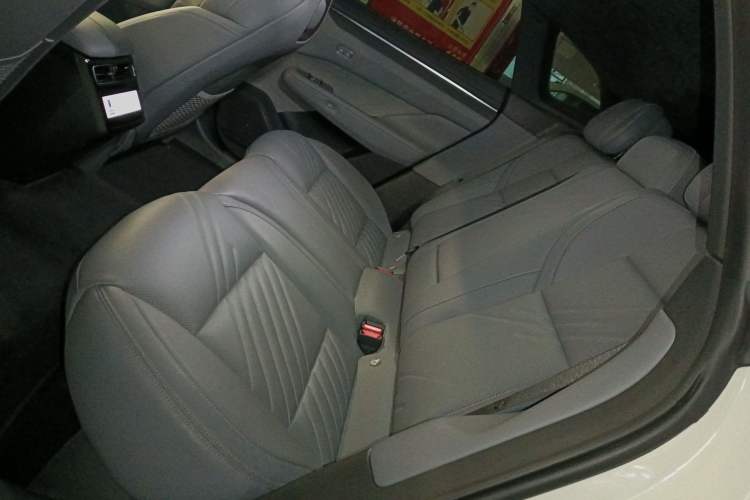 Used Zeekr 001 2025 YOU Edition 100 kWh All-Wheel Drive
