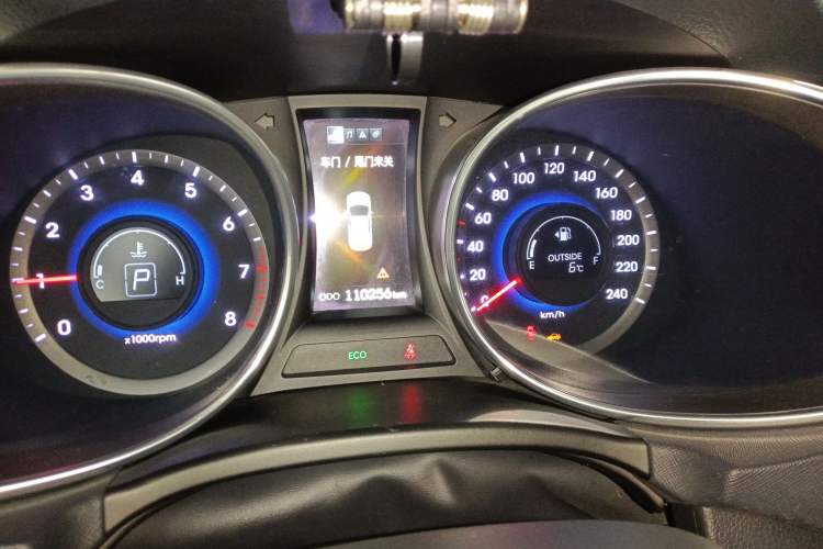 Used Hyundai Santa Fe 2013 2.4L Automatic Two-Wheel Drive Smart Version