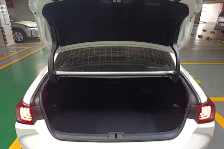 Used Lexus ES 2018 200 Excellence Edition China V Standard
