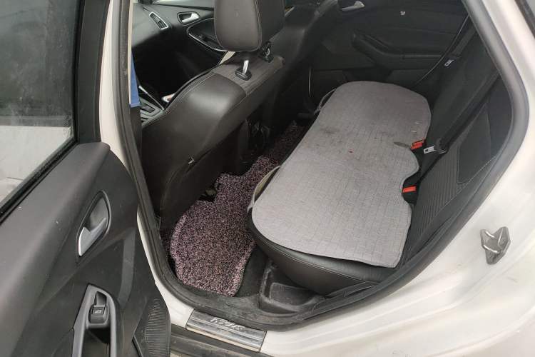 Used Ford Focus 2015 Sedan EcoBoost 125 Automatic Supreme Style Edition
