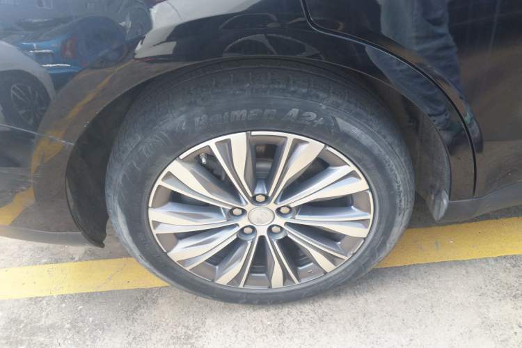 Used Hongqi E-QM5 2022 431 km Charge & Enjoy Edition
