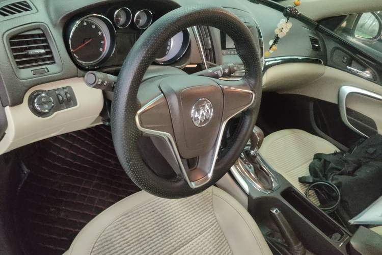 Used Buick Regal 2015 2.0L Leading Fashion Edition
