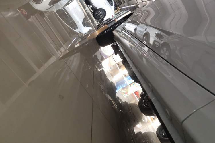 Used Wuling Hongguang New Energy 2025 Extended-Range Hybrid 50 km Utility Version
