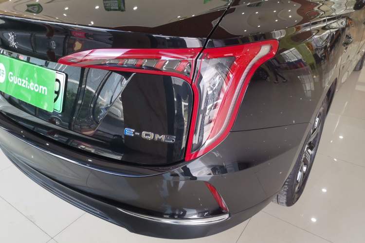 Used Hongqi E-QM5 2022 431 km Charge & Enjoy Edition