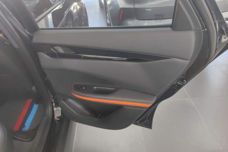 Used Changan UNI-V iDD 2023 ZhiDian iDD 1.5T 113km ZhiKu Model
