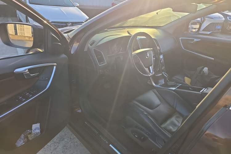 Used Volvo XC60 2015 T5 AWD Zhiyuan Edition
