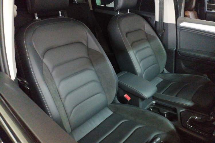 Used Volkswagen Tiguan L 2019 Revised 330TSI Automatic Two-Wheel Drive Smart & Luxury Edition China VI Standard
