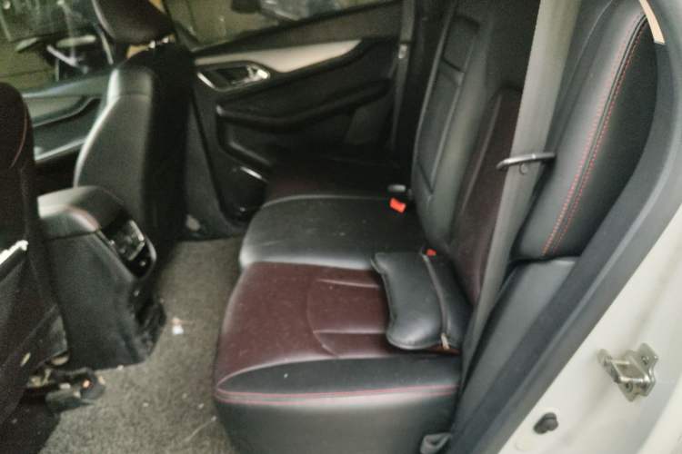 Used Baojun 560 2015 1.8L Manual Luxury Model