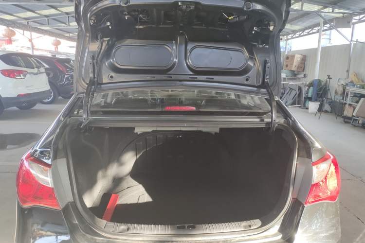 Used Hyundai Celesta 2015 1.6L Manual Comfort Model