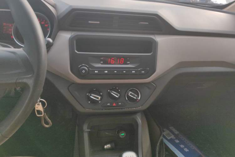 Used Wuling Hongguang 2019 1.5L S Standard Version China VI LAR