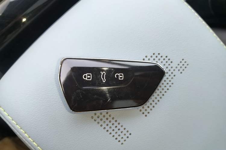 Used Volkswagen ID.4 X 2025 Smart Version Pure & Intelligent Enjoyment Edition
