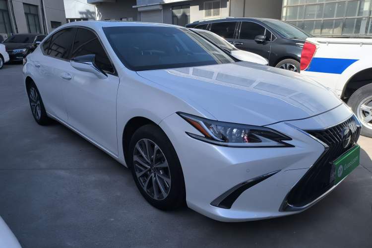 Used Lexus ES 2021 200 Excellence Edition
