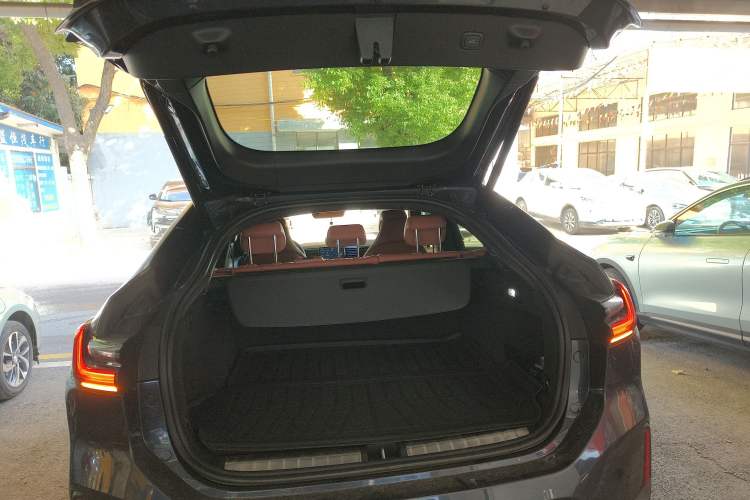 Used Nio EC6 2020 475 km Performance Version
