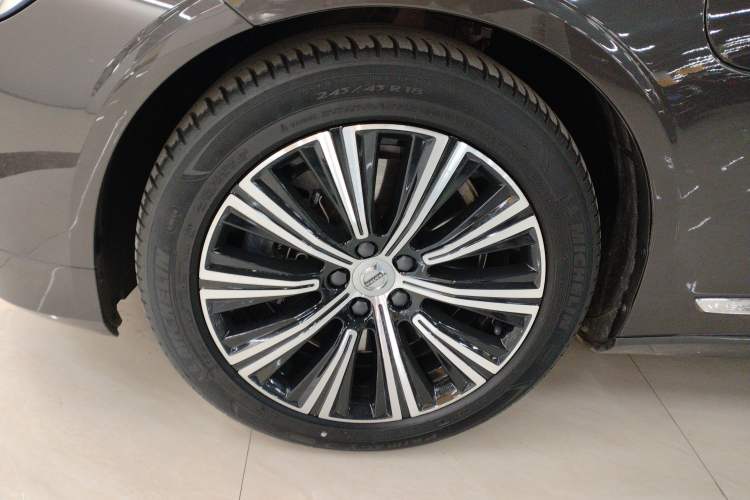 Used Volvo S90 New Energy 2022 T8 eDrive Hybrid Luxury Edition
