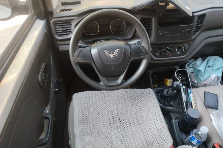 Used Wuling Hongguang V 2019 1.5L Jingqu Version China VI LAR
