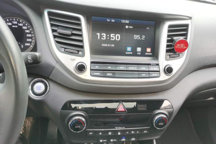 Used Hyundai Tucson 2015 1.6T Dual-Clutch Two-Wheel-Drive Smart Model
