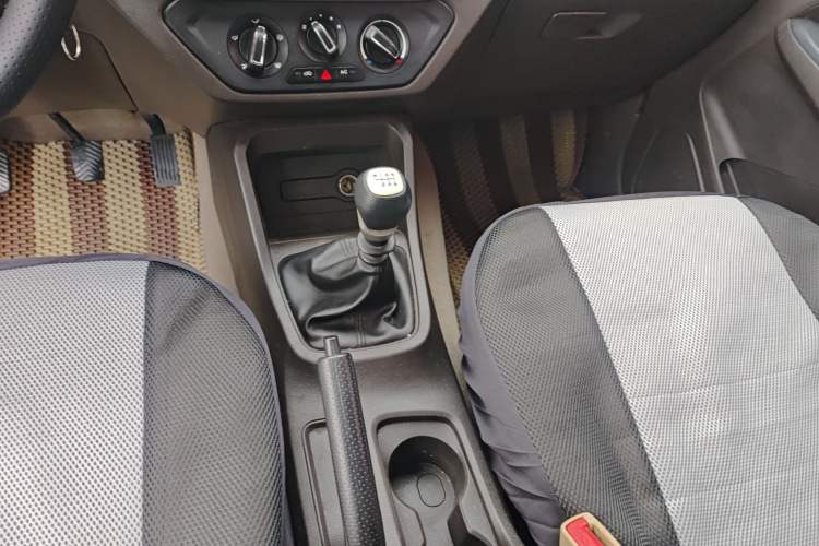 Used Wuling Hongguang 2019 1.5L S Standard Version China VI LAR
