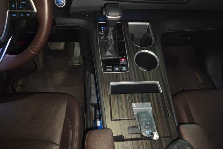 Used Toyota Sienna 2021 2.5L Hybrid Platinum Edition
