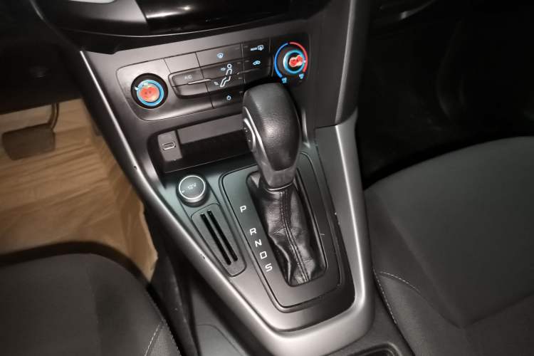 Used Ford Focus 2018 Hatchback Classic 1.6L Automatic Comfort Plus SmartDrive Edition
