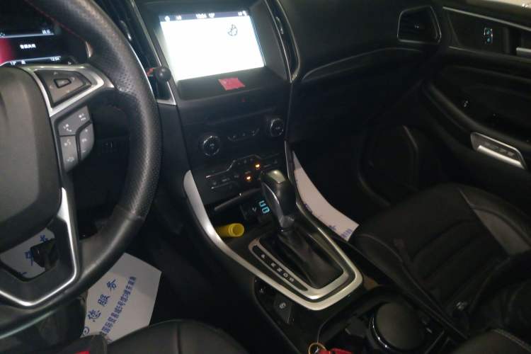 Used Ford Edge 2016 EcoBoost 245 Two-Wheel-Drive Titanium 7-Seater
