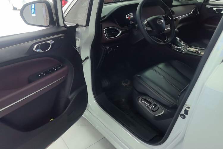 Used GAC Trumpchi M6 2023 PRO 270T DCT Luxury Edition
