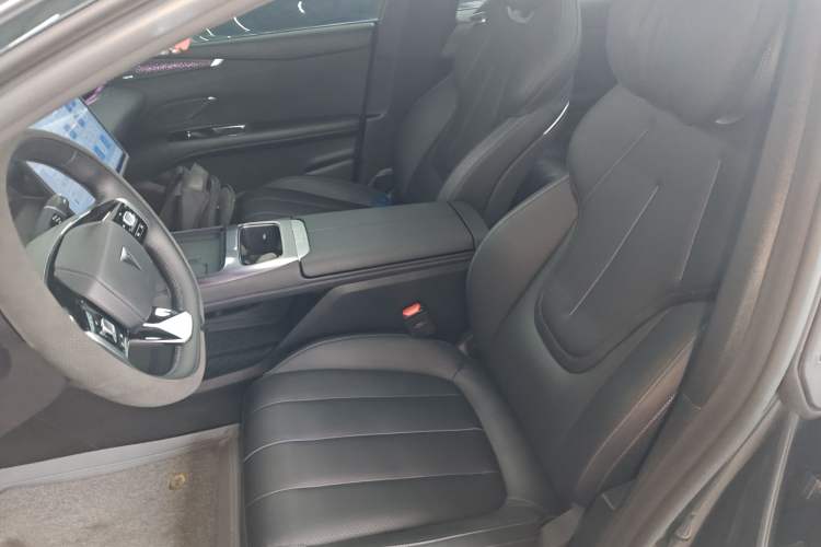 Used  L07 2024 230Max Range-Extended Version