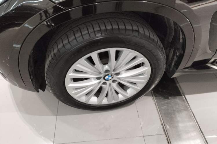 Used BMW X5 2017 xDrive28i
