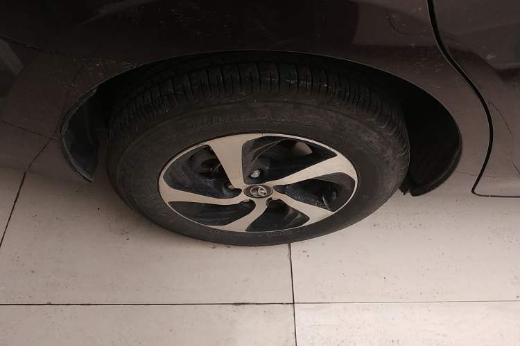 Used Toyota Levin 2017 Revised Dual-Engine 1.8H GS E-CVT Elite Sunroof Version China V Standard
