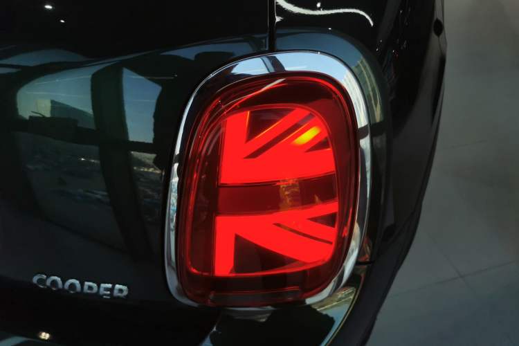 Used  MINI 2018 1.5T COOPER Classic Edition Five-Door Version
