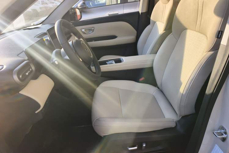 Used Wuling Bingo PLUS 2024 330 km Range Five-Seater Version
