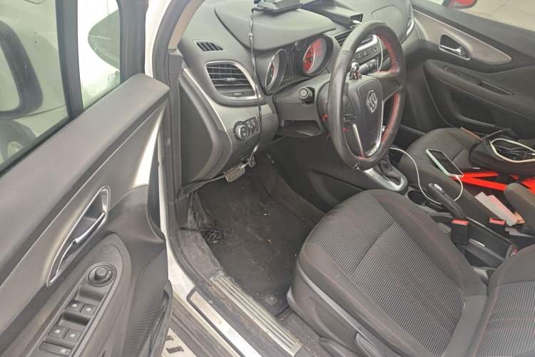 Used Buick Encore 2015 1.4T Automatic Two-Wheel Drive Urban Elite Version
