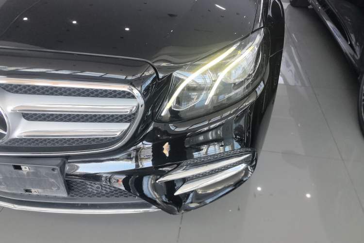 Used Mercedes-Benz E-Class 2017 E 300 L Sporty and Stylish Model
