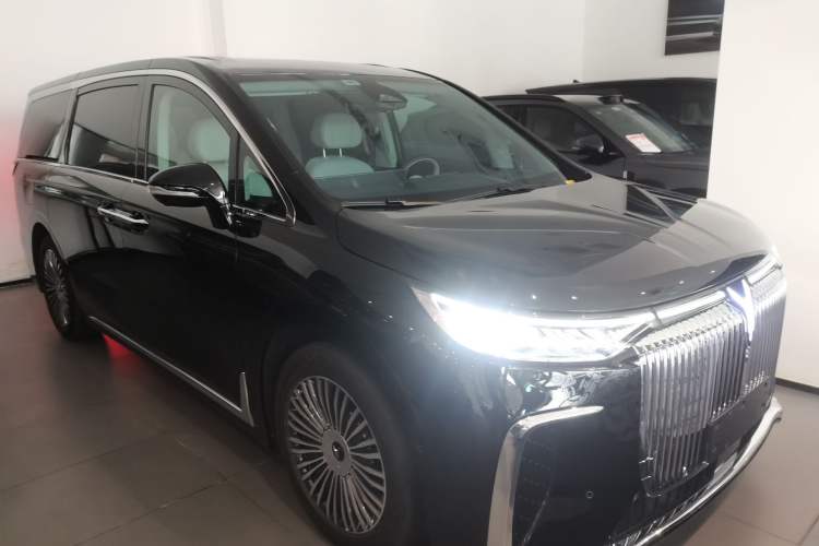 Used VOYAH Dream 2025 PHEV Four-Wheel Drive Prestige Kunpeng Edition
