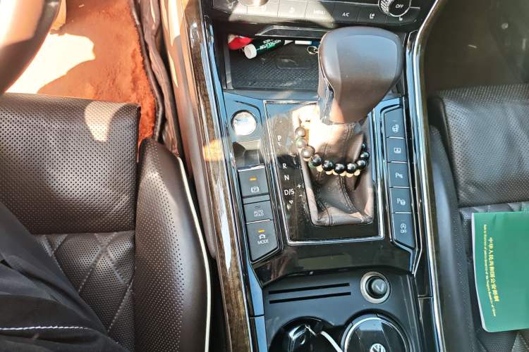 Used Volkswagen Phideon 2018 Revised Version 380TSI Two-Wheel-Drive Flagship Edition
