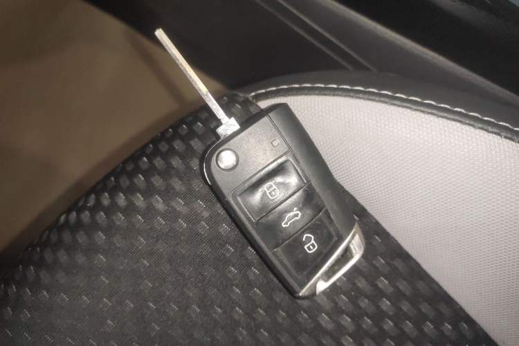 Used Volkswagen Tacqua 2023 200TSI DSG Joy-Connect Edition
