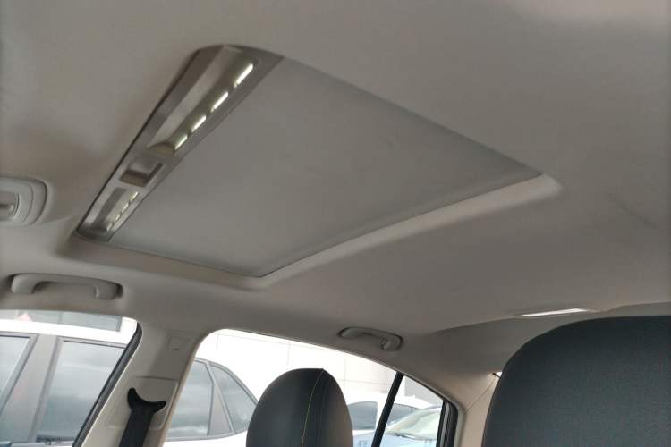 Used Roewe i5 2021 1.5L CVT Platinum Edition
