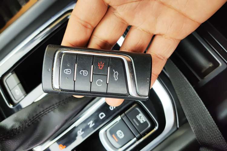 Used GAC Trumpchi GS8 2017 320T Two-Wheel Drive Luxury Smart Connectivity Version (7 Seats)
