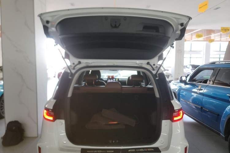 Used Geely Auto Vision X6 2021 PRO 1.4T Automatic Prestige Model
