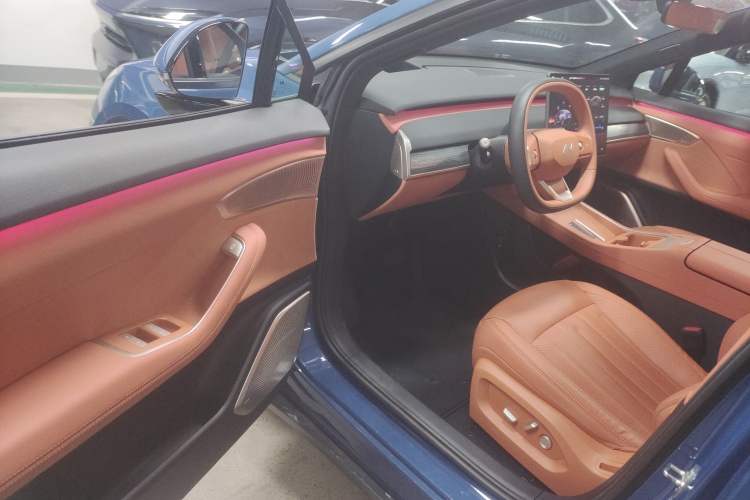 Used ONVO L60 2024 60 kWh Rear-Drive Version
