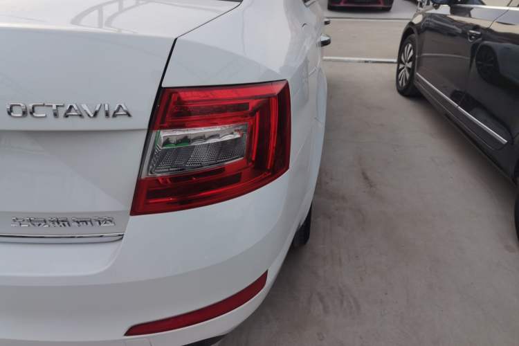 Used Skoda Octavia 2017 1.6L Automatic Smart Drive Edition