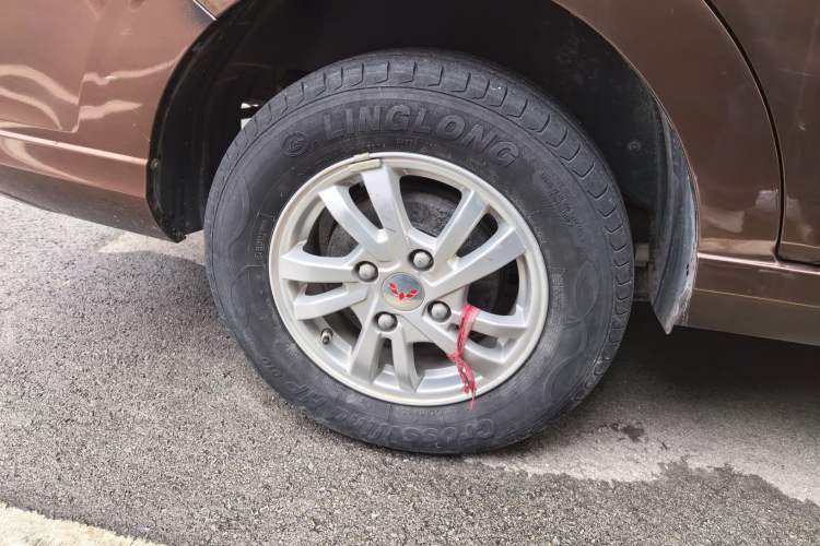 Used Wuling Hongguang 2019 1.5L S Standard Version China VI LAR
