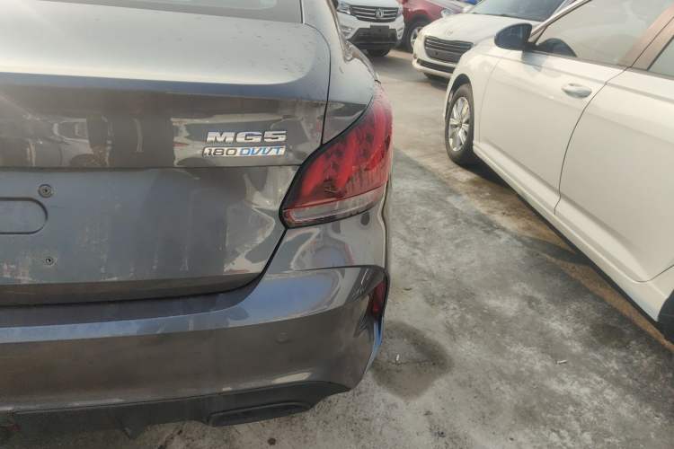 Used MG 5 2022 180 DVVT CVT Youth Style Edition