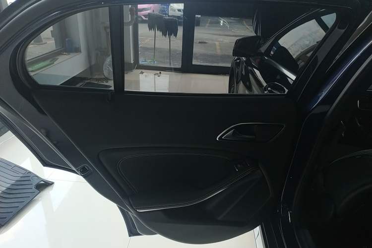 Used Mercedes-Benz GLA 2015 GLA 200 Fashion Model
